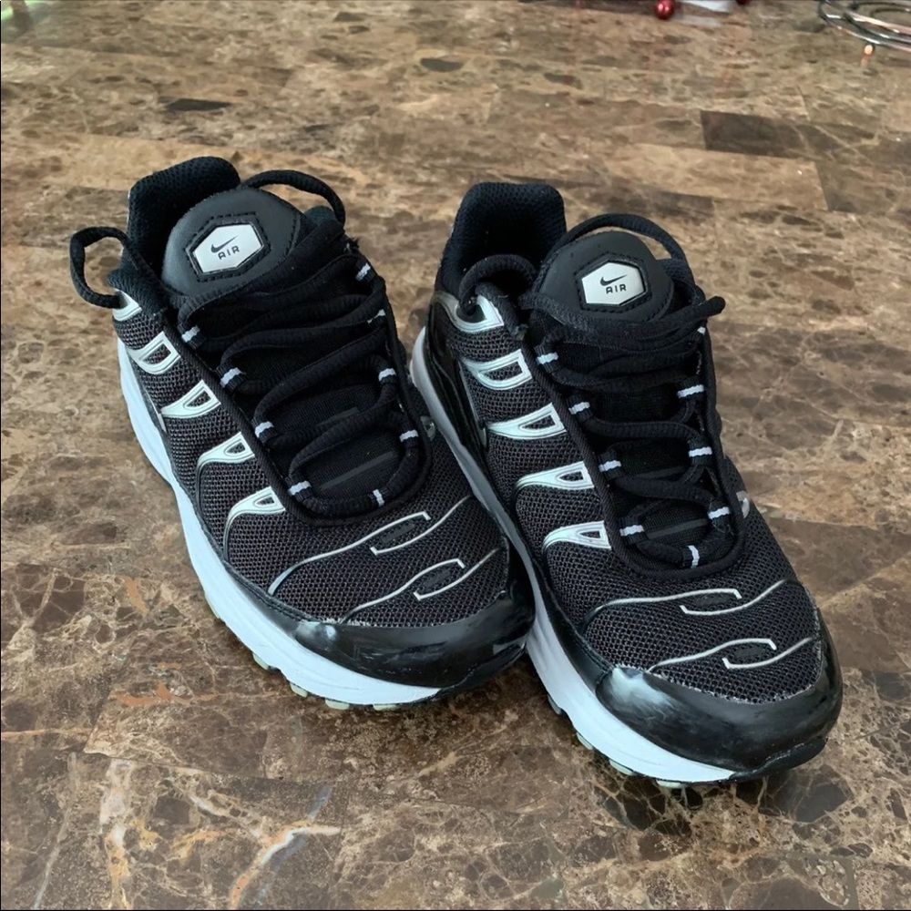 NIKE AIRMAX PLUS
